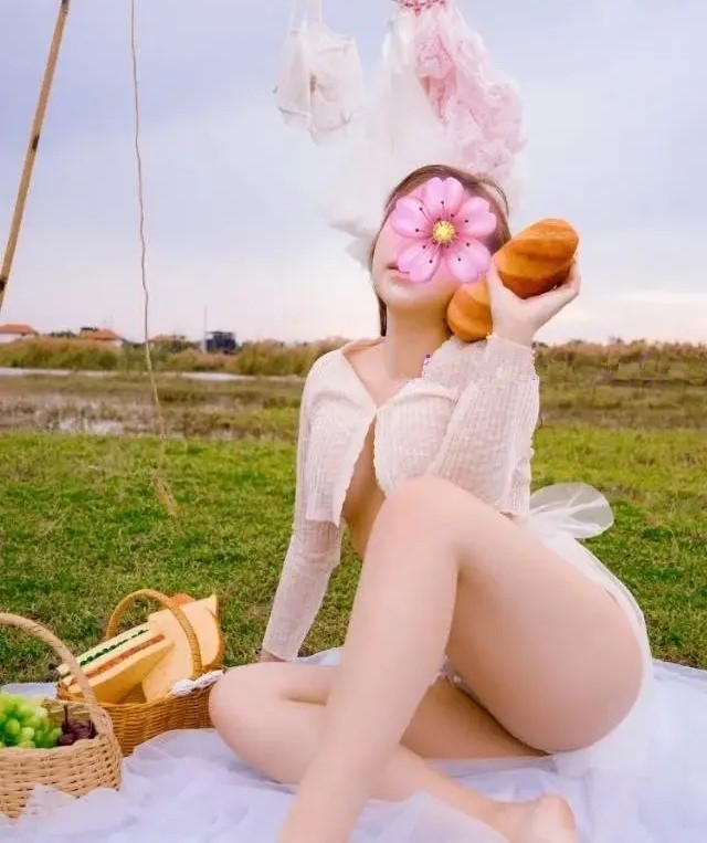 Phương Nhi - Chân Dài Dáng Đẹp - Ngực To Body Mượt - Nồng Nàn Quyến Rũ Sexy