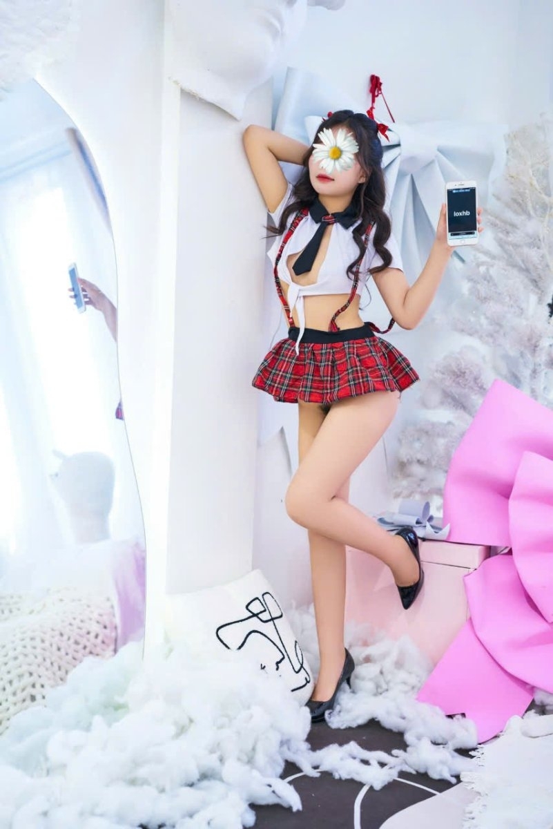 Em gái mới lớn Bảo Hân làm tình chuyên nghiệp với phương châm khách hàng là thượng đế.